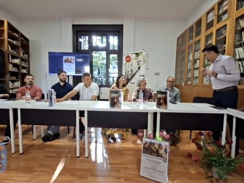 “Romii în pictura românească” de prof. Gabriel Sala, lansată la bibliotecă!